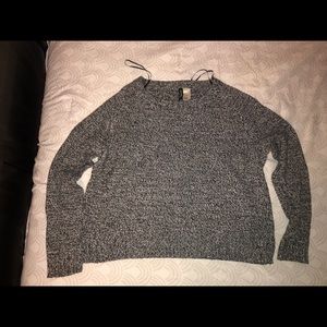 H&M brand sweater black & white